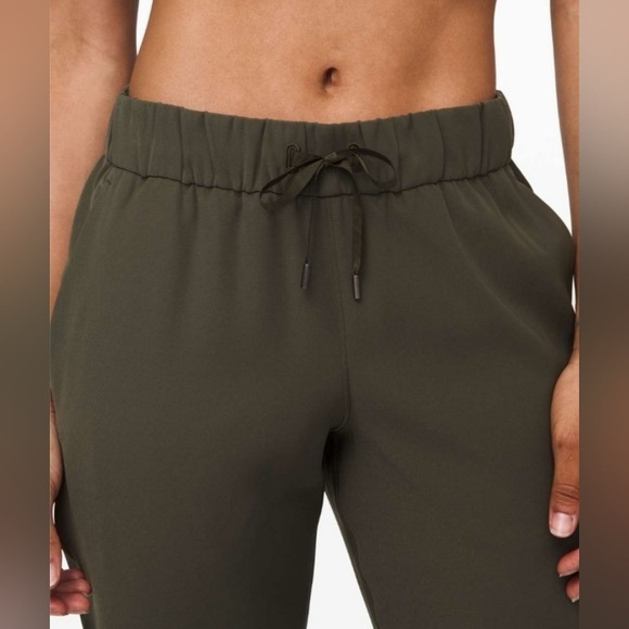 Lululemon On the Fly JoggerDark Olive size 8 - Picture 5 of 15